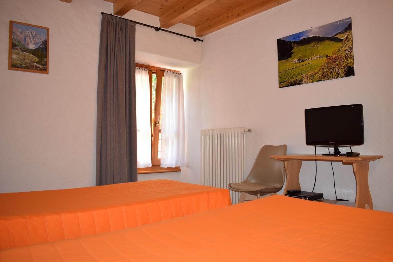 Italo-Svizzero Hotel Chiavenna Exterior photo