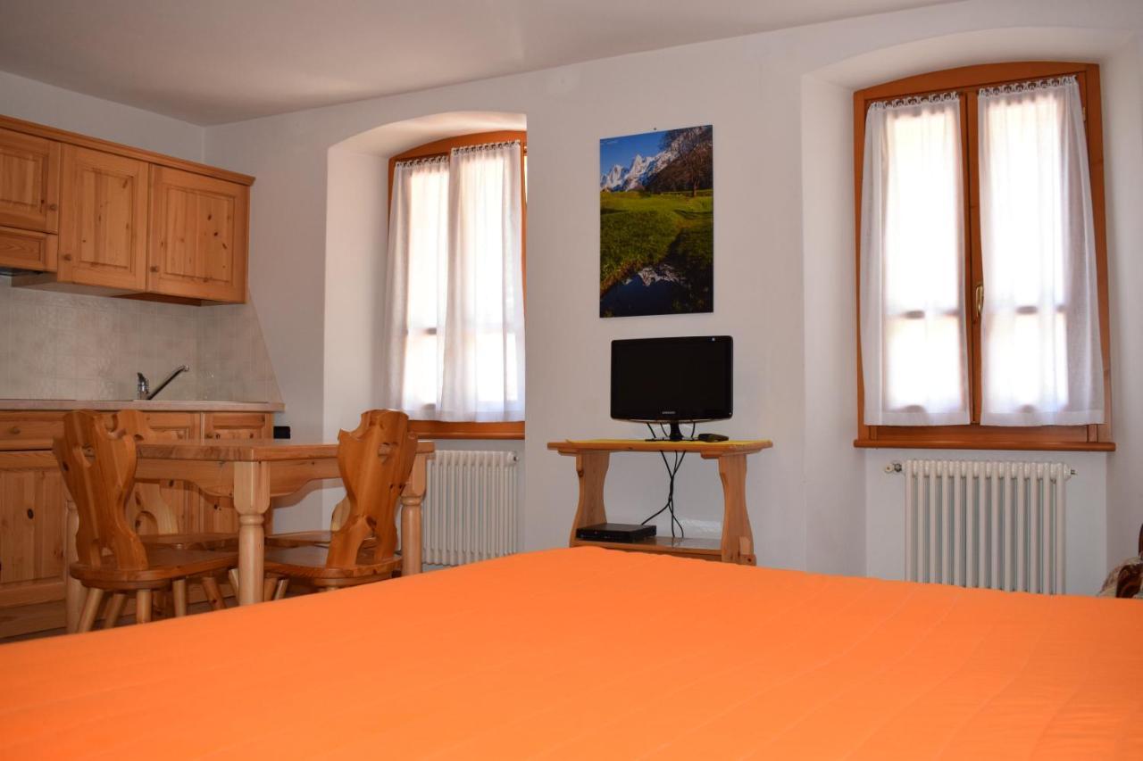 Italo-Svizzero Hotel Chiavenna Exterior photo